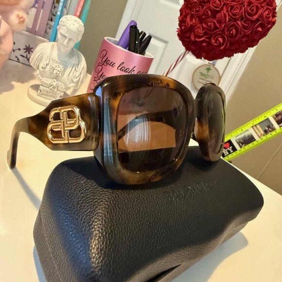 Balenciaga Women's Bb0069s Tortoise Shell 53Mm Sunglasses Women's - Picture 2 of 5